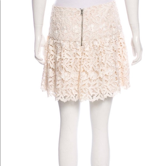 🚫SOLD🚫 Alice + Olivia Cream Lace Mini Skirt Sz 6/M EUC - Picture 5 of 6